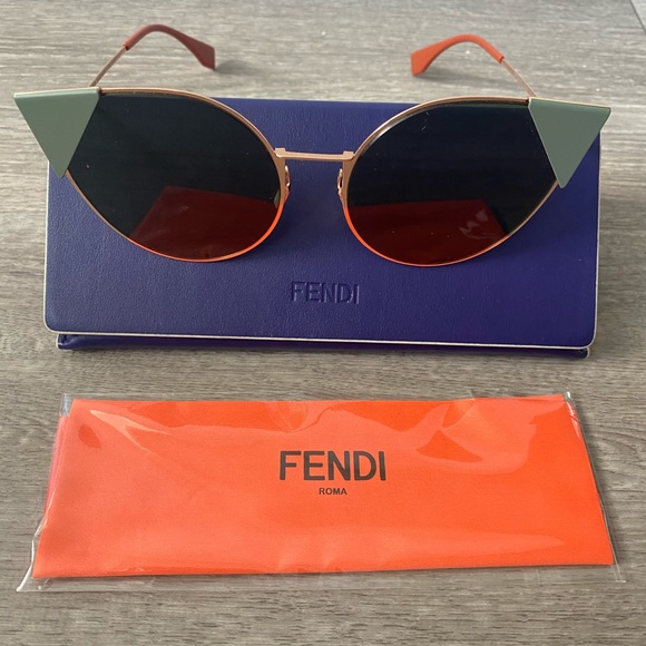 FENDI Cateye(LEI SQUARE SUNGLASSES) FF0191S000A955 - Picture 9 of 15